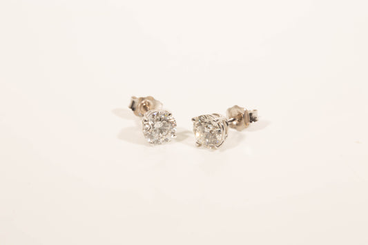 Round Diamond Stud Earrings